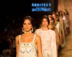 Las pasarelas este año tendrán un control de aforo del 50 % y algunas serán solo virtuales. FOTO carlos velásquez