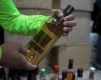 Las autoridades reforzaron las acciones para contrarrestar la venta de licor adulterado. FOTO Cortesía