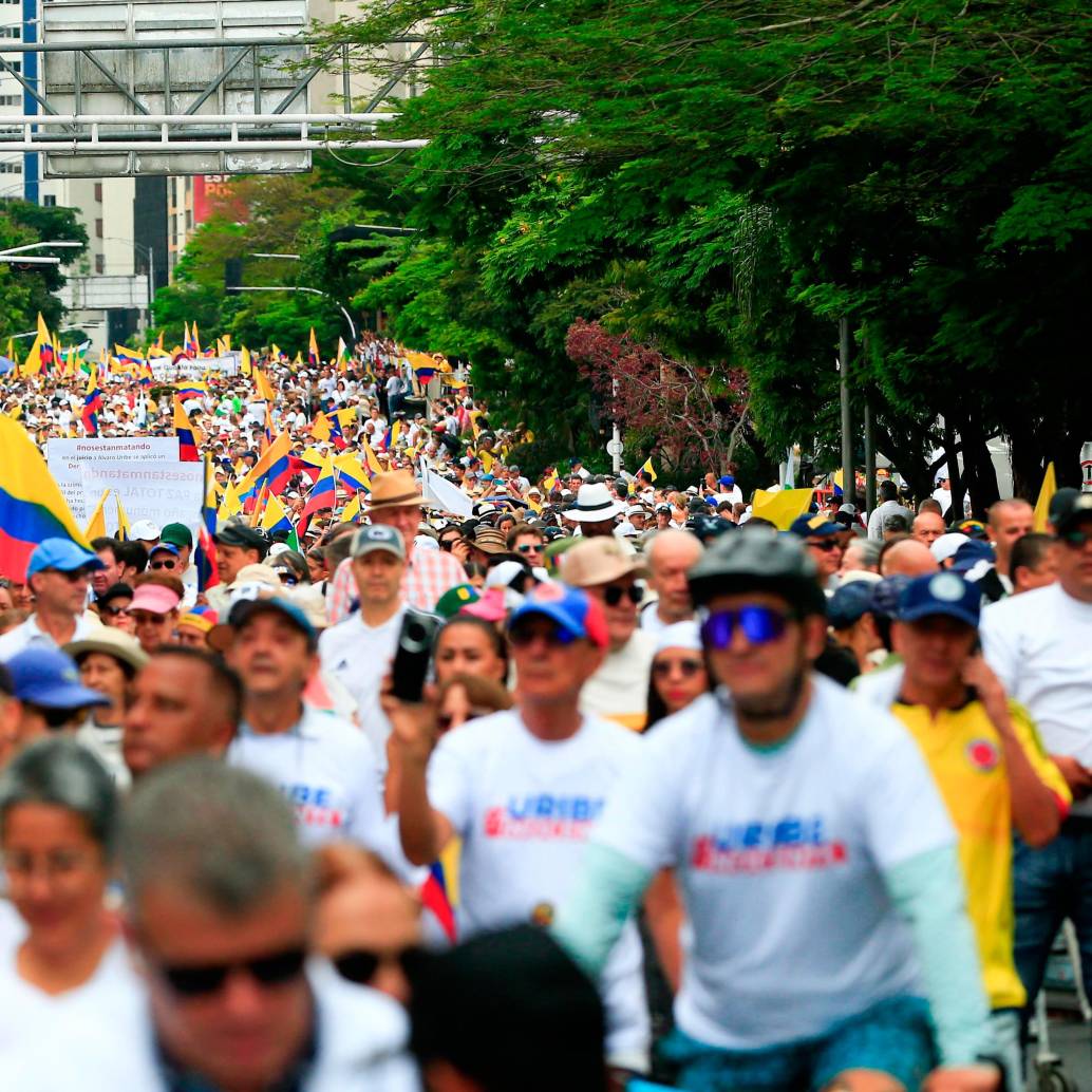En Medellín se dio la manifestación más nutrida. Miles de personas recorrieron desde La Playa hasta la Plaza de las Luces. FOTO: CAMILO SUÁREZ