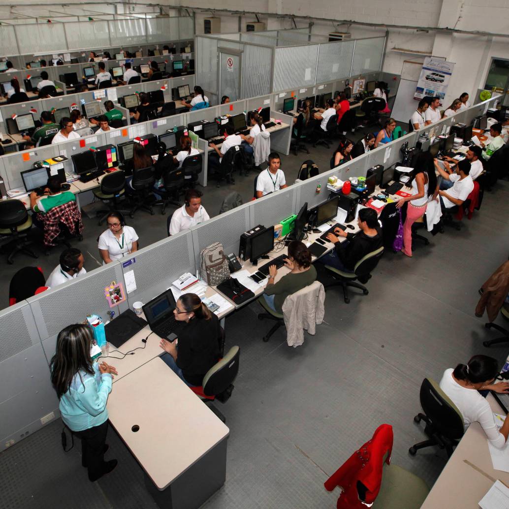 La reforma propuesta en materia laboral genera inquietud en el sector BPO, que hoy emplea a más de 754.000 personas y representa una de las principales fuentes de trabajo formal en el país. <b><span class="mln_uppercase_mln"> </span></b>FOTO<b><span class="mln_uppercase_mln"> Manuel saldarriaga</span></b>