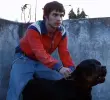 Fotograma de <i>Amores perros</i> (2000), la ópera prima de Alejandro González Iñárritu, protagonizada por un joven Gael García Bernal. FOTO cortesía