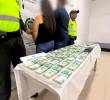 Este fue el dinero que le incautaron a la pareja en el vehículo, cuando iban rumbo al municipio de Montelíbano, en Córdoba. FOTO: CORTESÍA DE LA POLICÍA.