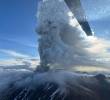 El volcán Kracheninnikov, situado en la península rusa de Kamchatka, entró en erupción por primera vez en más de 450 años, pocos días después del potente terremoto que sacudió esa misma región del extremo oriental del país. FOTO: Instituto de Investigaciones Geológicas y Atmosféricas A.C.