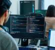 Los modelos de IA que sustentan herramientas como los chatbots son conocidos como “agentes” cuando actúan de forma autónoma para realizar tareas en el mundo real. FOTO