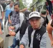Los estafadores pidiéndole dinero al extranjero, mientras él los grababa. FOTO: Redes sociales
