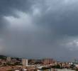 El aguacero ha estado acompañado de una fuerte ventisca y rayos sonoros. FOTO: JUAN ANTONIO SÁNCHEZ