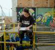 4 Elementos Eskuela es un proceso de formación gratuito que creado en el año 2003 por los integrantes de la agrupación artística Crew Peligrosos para promover y perpetuar los conceptos de la cultura Hip-Hop. Foto Colprensa/4Eskuela.