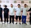 Los cinco capturados fueron presentados ante un juez que les dictó medida de aseguramiento en centro carcelario. FOTO Cortesía Fiscalía