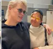 Gunn Lundemo, reconocida DJ y productora sueca con trayectoria internacional en clubes, festivales y eventos culturales, recibió a Verónica Alcocer a su llegada al aeropuerto de Arlanda, en Estocolmo. FOTO: <i>Expressen.</i>