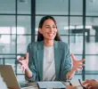 El mercado laboral abre espacio a perfiles jóvenes y sin experiencia, con énfasis en habilidades blandas y disposición para aprender. FOTO: GETTY