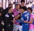 Un futbolista de All Boys le mostraba al árbitro Nicolás Lamolina buscando que cambiara su decisión sobre el penalti que les había pitado en contra. Foto: captura de pantalla