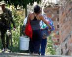 En Medellín los desplazados intraurbanos representan el 15 % del total de desplazados que atiende la ciudad. Las cifras este año oscilan entre las 1.090 y las 1.275 personas. FOTO manuel saldarriaga