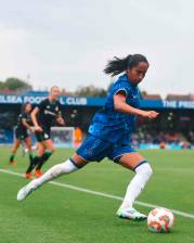 La colombiana Mayra Ramírez en acción con el Chelsea en la goleada 9-0 ante Feyenoord. FOTO TOMADA @ChelseaFCW