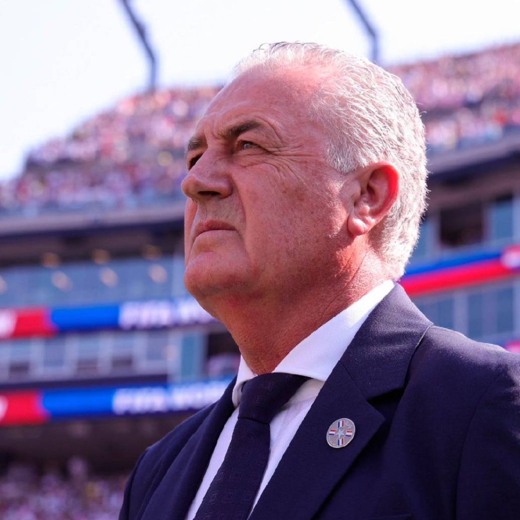 El argentino Gustavo Alfaro calificó el triunfo ante Alemania como la victoria más grande de su vida y destacó la enorme fortaleza mental y el sacrificio de sus dirigidos. FOTO: X-@Albirroja