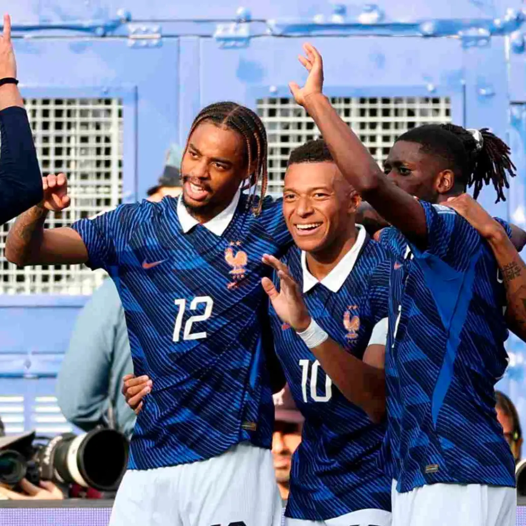 La selección de Francia, subcampeona del mundo, y una de las favoritas para el título en Norteamérica es una de las clasificadas a octavos de final, fase que arranca el sábado. FOTO TOMADA X@FIFAcom