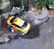 Este fue uno de los conductores sorprendidos haciendo mal uso del agua en un barrio de Medellín. Se le impusieron las sanciones de código de policía y una multa de tránsito. FOTO: CORTESÍA ALCALDÍA DE MEDELLÍN