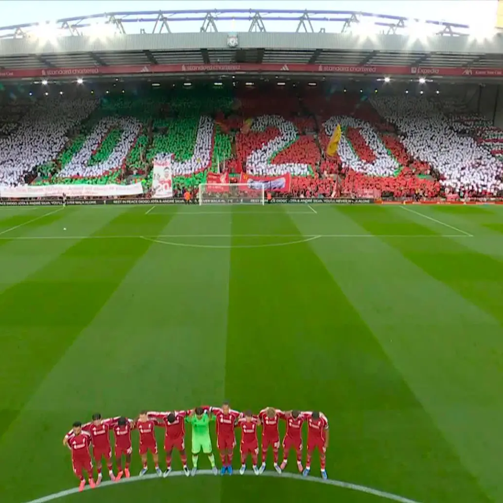 Antes del inicio del partido entre Liverpool y Bournemouth se hizo un homenaje al futbolista portugués. FOTO: TOMADA DEL X DE @PremierLeague