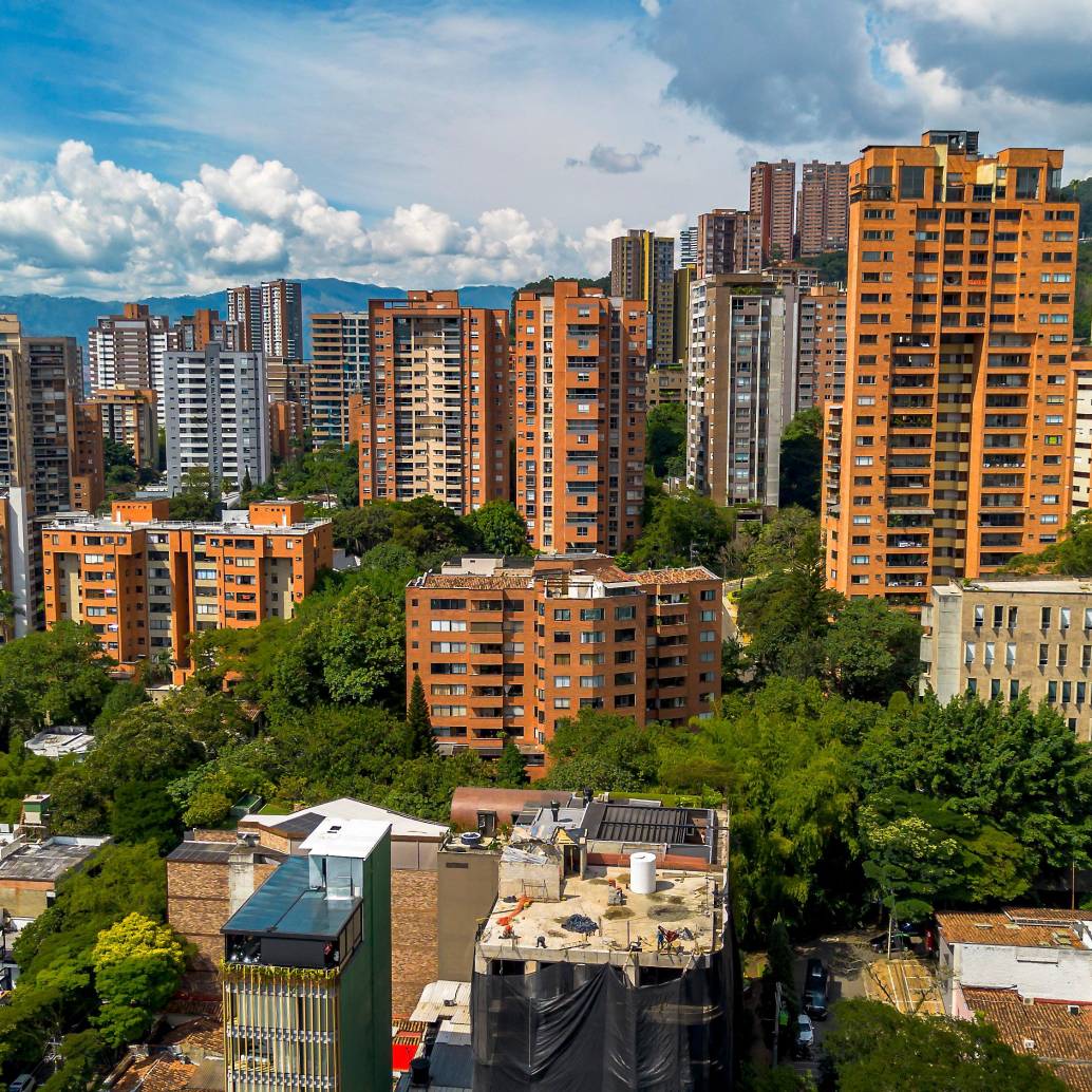 Las autoridades realizan inspecciones para verificar licencias, uso del suelo y condiciones de convivencia en alojamientos de renta corta. FOTO EL COLOMBIANO. 