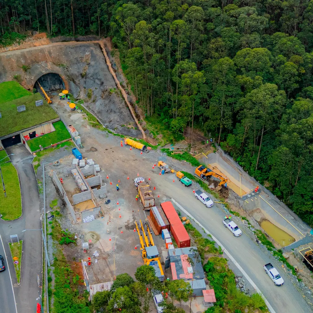 La ampliación incluye la construcción de 12 puentes y viaductos, 12 muros y más de 210.000 metros cúbicos de cemento. FOTO Cortesía