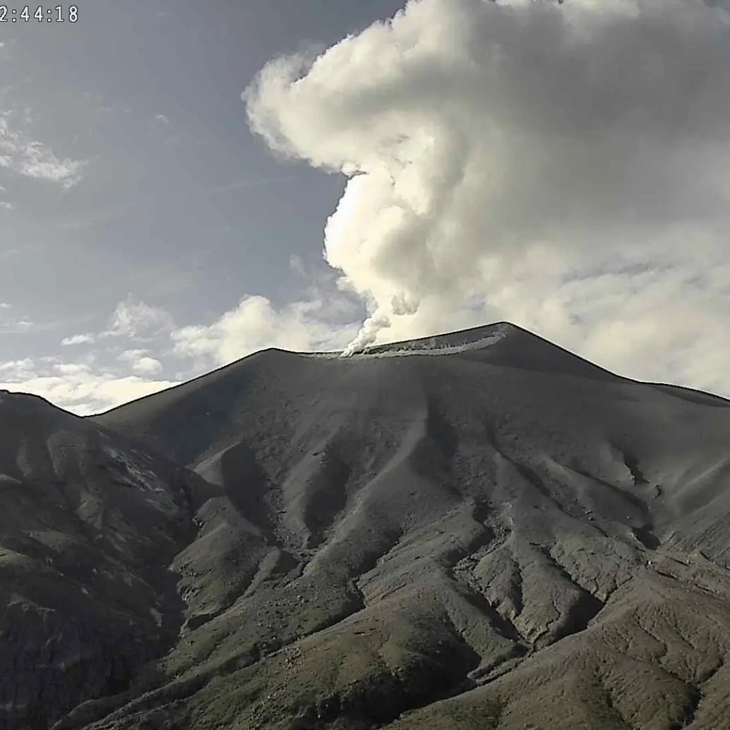<span class="mln_uppercase_mln">Imagen</span><b><span class="mln_uppercase_mln"> del volcán Puracé. Foto: Servicio Geológico Colombiano</span></b>