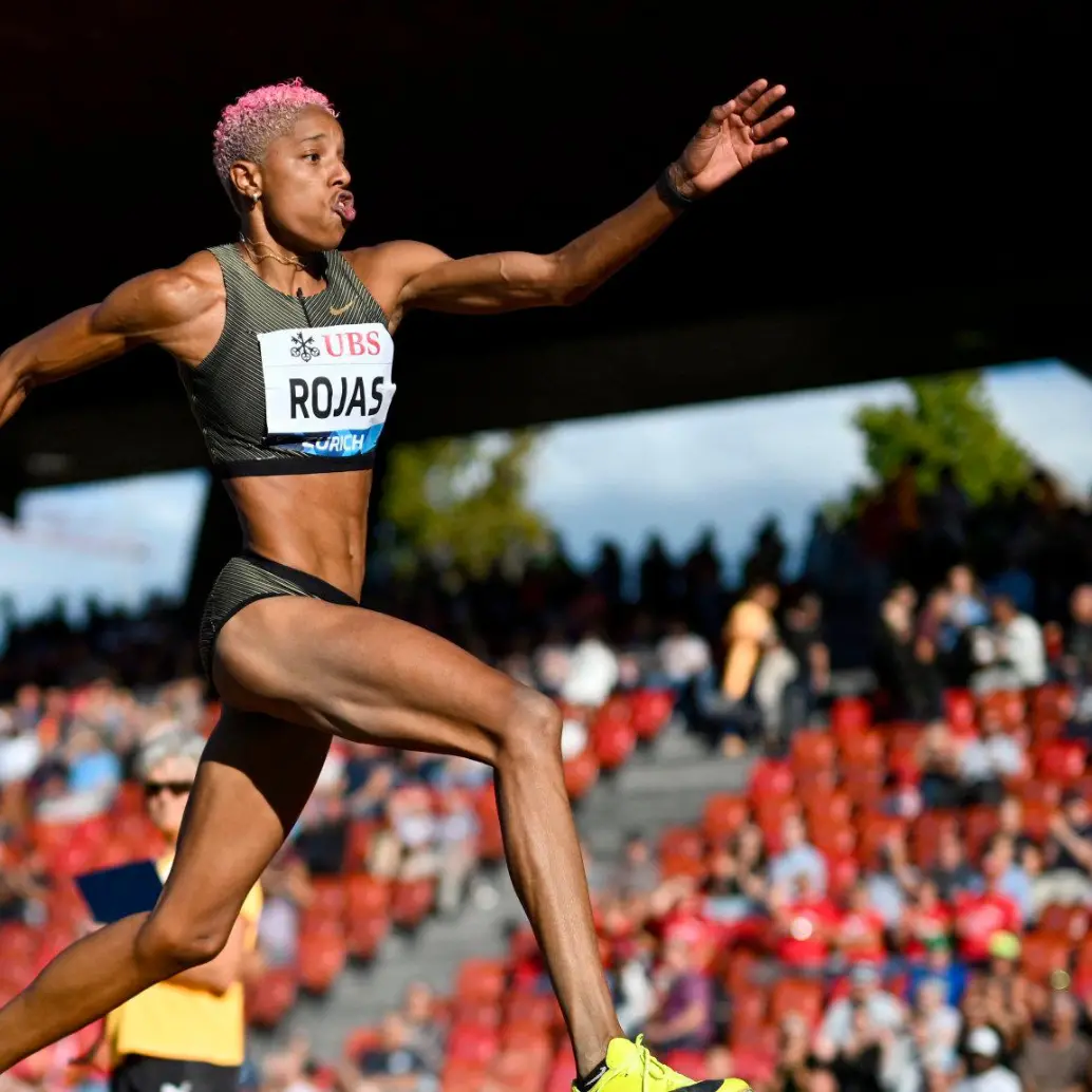 La venezolana Yulimar Rojas regresa luego de dos años por fuera de las pistas. Foto: Tomada de redes @TeamRojas45