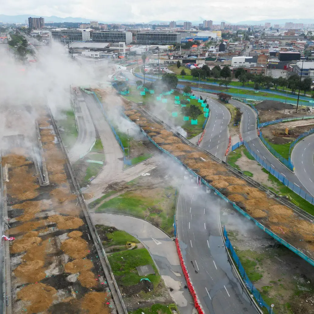 Así fue la implosión controlada de los puentes vehiculares en Puente Aranda. Foto: Alcaldía de Bogotá