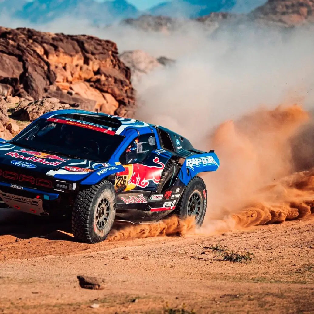 Mattias Ekström sumó su sexta victoria de etapa en el Dakar y se confirma como un especialista en los prólogos, ya que también ganó en los de 2023 y 2024. FOTO AFP