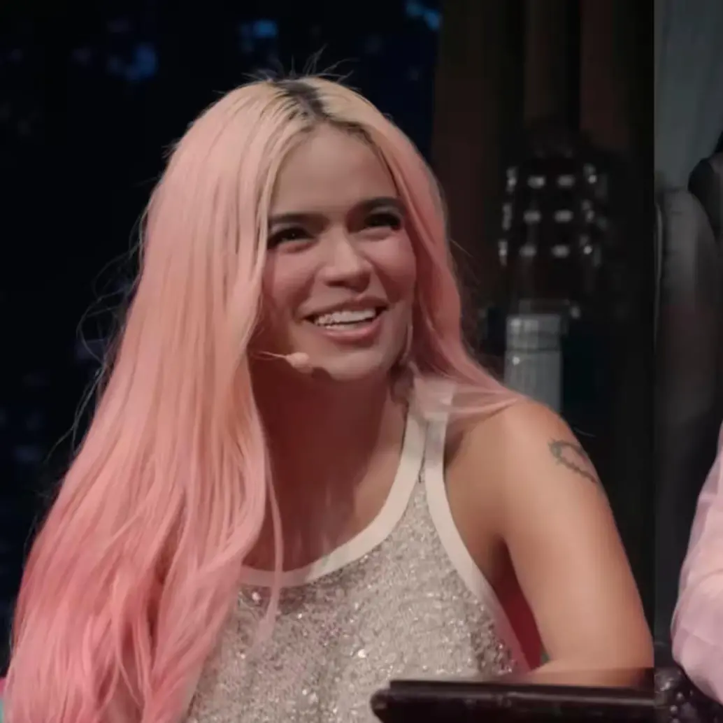 Durante la gira Mañana será bonito, Karol G participó en el programa de JuanPis González. Foto: Cortesía @elshowdejuanpis