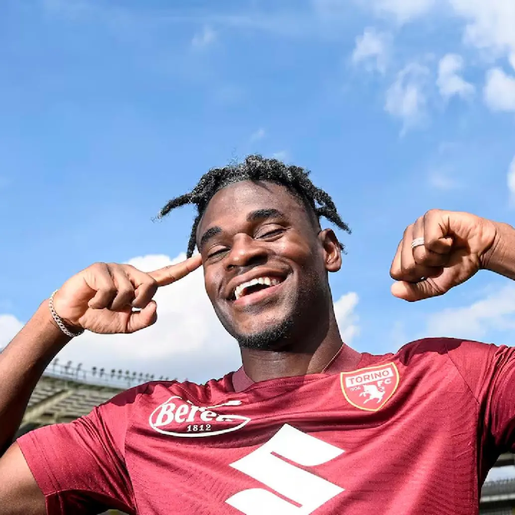 Duván Zapata ya suma trece temporadas en el fútbol de Italia. Representa ahora al Torino. FOTO X-TORINO