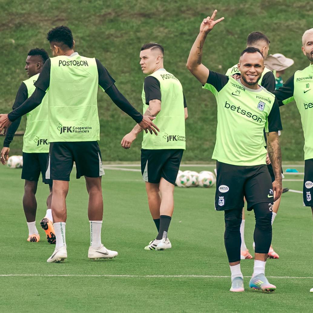 Andrés Sarmiento y Edwin Cardona, en el inicio de trabajos de Nacional de cara a la temporada 2026. FOTO CORTESÍA ATLÉTICO NACIONAL