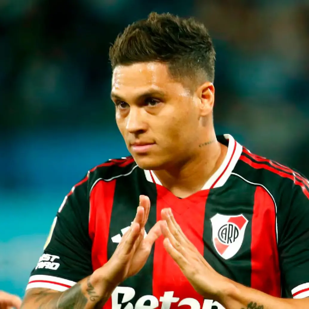 Juan Fernando Quintero ingresó en el segundo tiempo y le dio un nuevo aire a su equipo, pero este se descuidó a final y cayó ante Racing, en el que el volante antioqueño jugó años atrás. FOTO GETTY