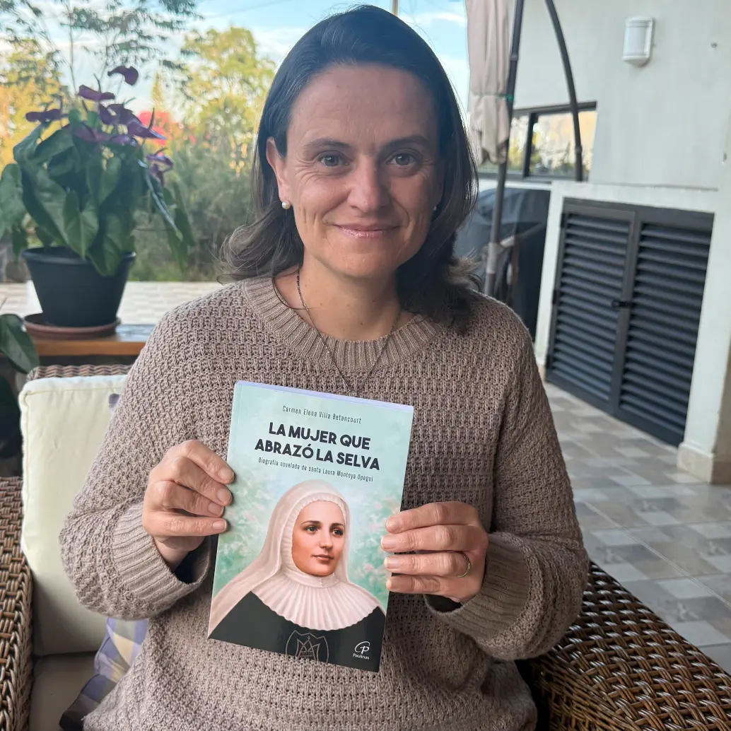 Carmen Villa escribió una biografía novelada de la madre Laura Montoya, la santa antioqueña. Foto: Cortesía.
