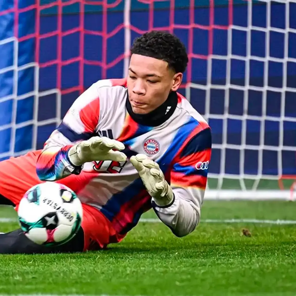 Leonard Prescott, el portero de 16 años que está cerca de debutar profesionalmente con el Bayern Múnich. FOTO GETTY