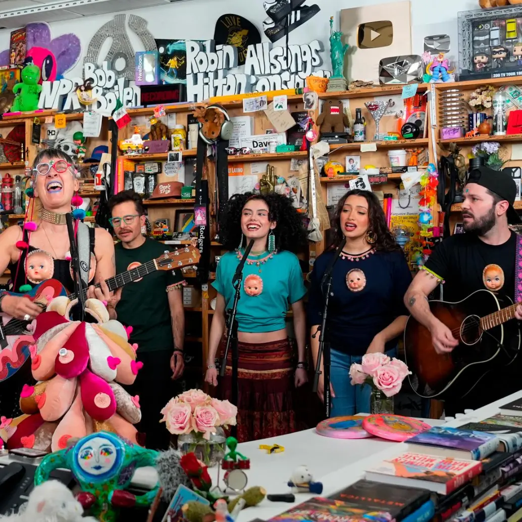 Aterciopelados lanzó su Tiny Desk este martes 7 de abril. FOTO: Captura de pantalla