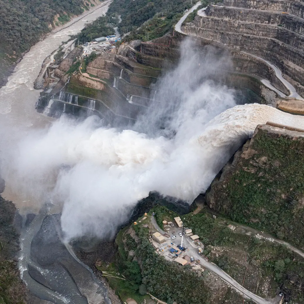 El embalse de Hidroituango está diseñado para operar a 420 msnm; sin embargo, hoy la altura máxima permitida es 408 metros. El almacenamiento actual representa el 53% del volumen útil. FOTO MANUEL SALDARRIAGA