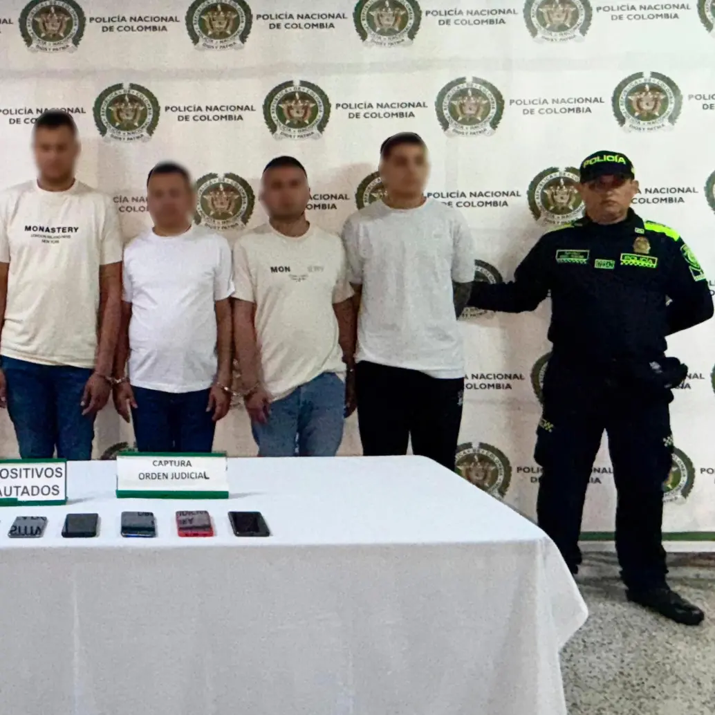 En el operativo fueron detenidas ocho personas señaladas de participar de los hurtos. FOTO: Cortesía Policía