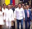 Gustavo Petro salió de la Casa de Nariño acompañado por su hija Antonella y miembros de su equipo. FOTO: Tomada de video.