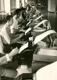 Salón de télex de Telecom. 1971. FOTO: Pedro Nel Ospina.