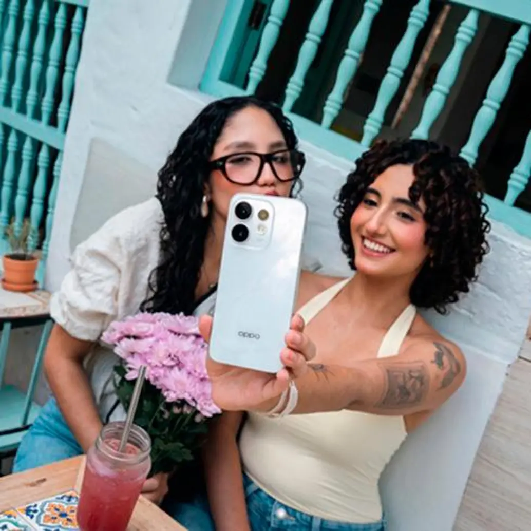 Las redes sociales cambiaron la manera de usar el celular y el OPPO Reno16 responde a las necesidades actuales. FOTO: Cortesía