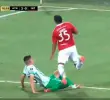 El lateral izquierdo uruguayo Camilo Cándido, uno de los refuerzos del cuadro verde para esta temporada, cometió el penalti del descuento del Inter. FOTO: CAPTURA DE PANTALLA