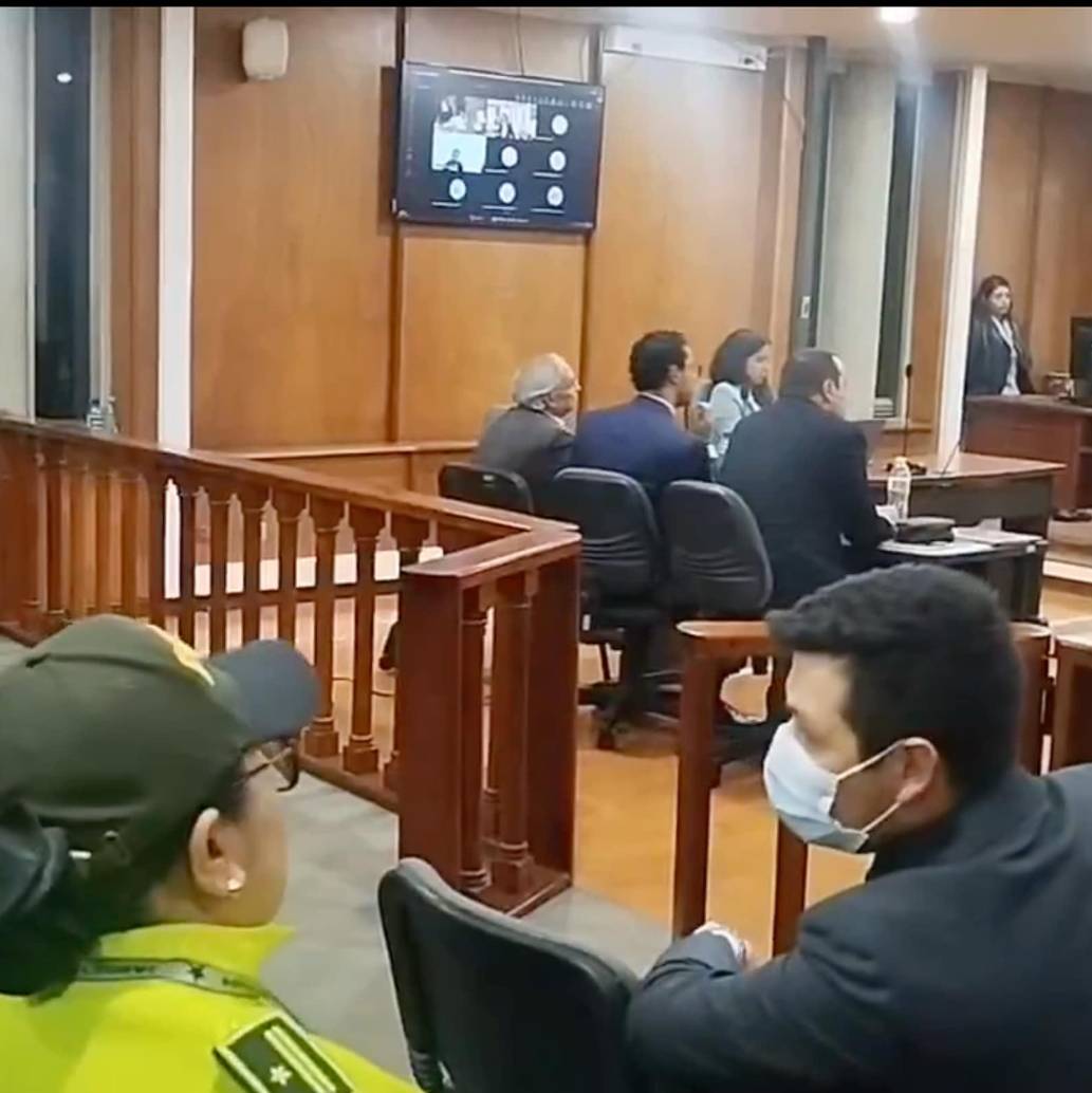 Momentos antes de que se efectuar la captura del exministro de Hacienda, Ricardo Bonilla. FOTO: CAPTURA DE VIDEO/REDES SOCIALES