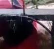 EN VIDEO: Aguacero se llevó un carro a la quebrada en San Antonio de Prado