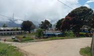 Este es el parque del corregimiento Las Auras, municipio de Briceño, donde ocurrió el ataque con los drones por parte de miembros de las disidencias de las Farc. FOTO: CORTESÍA