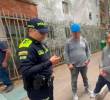 Los pillaron botando un camionado de escombros y los multaron