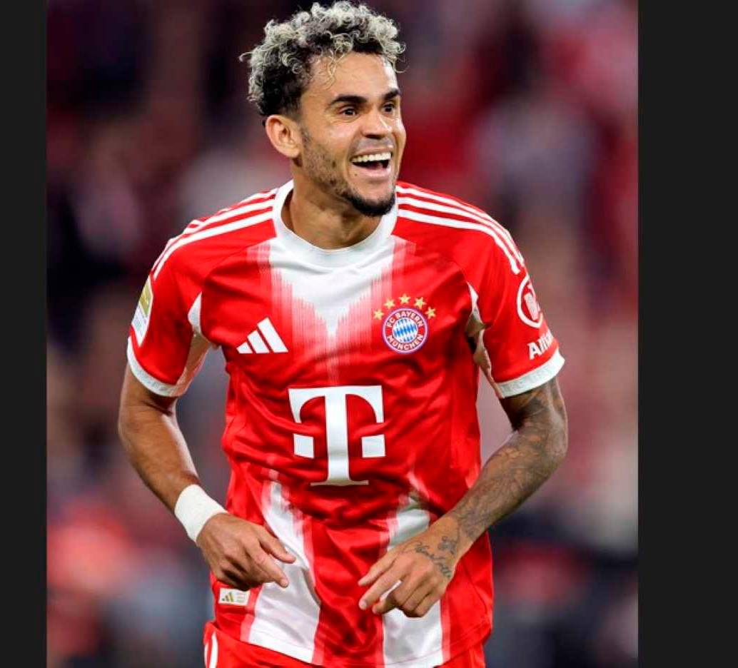 El colombiano Luis Díaz es titular con el Bayern Múnich este sábado. FOTO TOMADA X @FCBayern