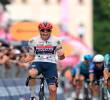 El corredor Paul Magnier fue el ganador, al sprint de la etapa 18 del Giro de Italia. El mejor colombiano fue Egan Bernal. FOTO PANTALLAZO