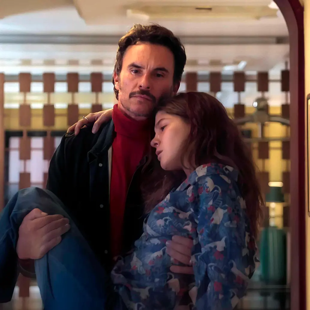 Juan Pablo Raba y Estefanía Piñeres son los protagonistas de la serie. FOTO Netflix
