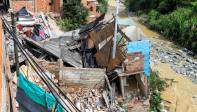 Las autoridades de gestión del riesgo mantienen la vigilancia que quedó en riego de colapsar y evaluando las afectaciones de otras viviendas Foto: Jaime Pérez
