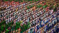 Los artistas indios establecieron el récord por la actuación folclórica realizada en el estadio Sarusajai en la capital del estado, Guwahatiti, India. Foto: Getty 