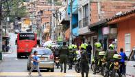 En imágenes: vehículos incinerados, operativos de la fuerza pública y bajo flujo de pasajeros, así ha sido el paro armado del Clan del Golfo